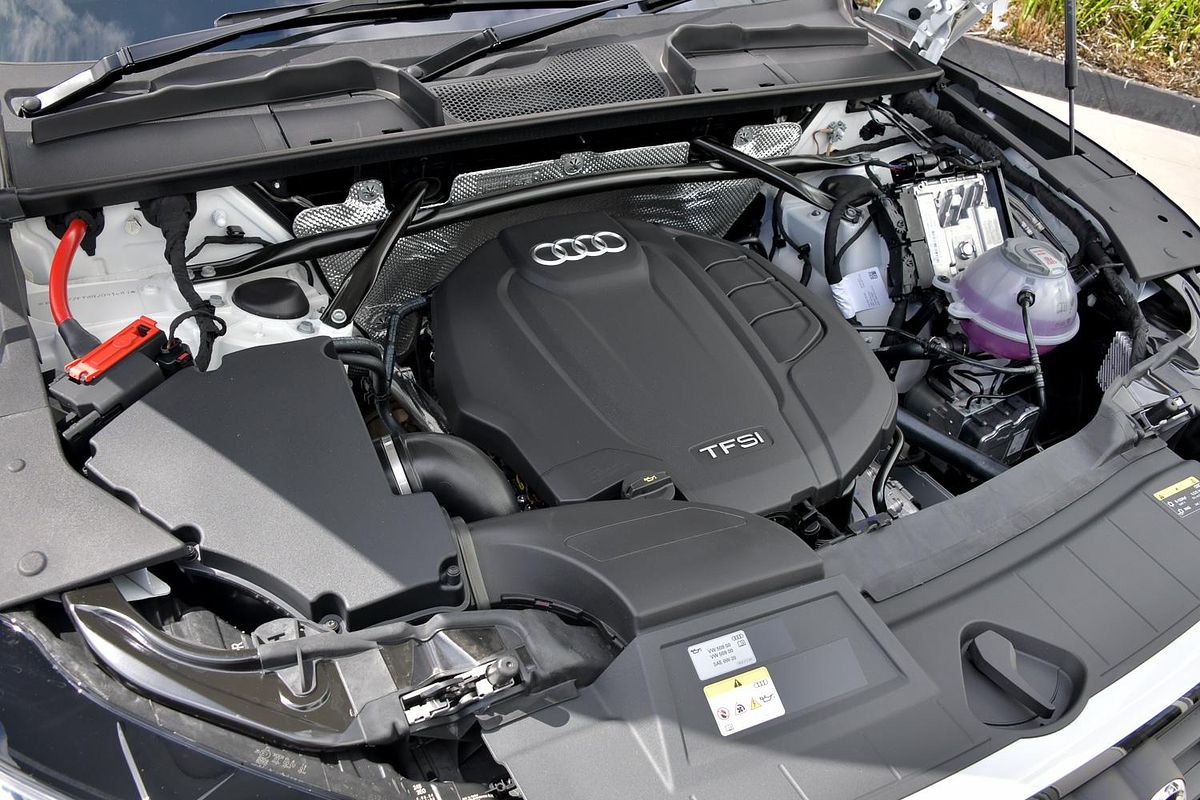 2024 Audi Q5 45 TFSI Sport FY