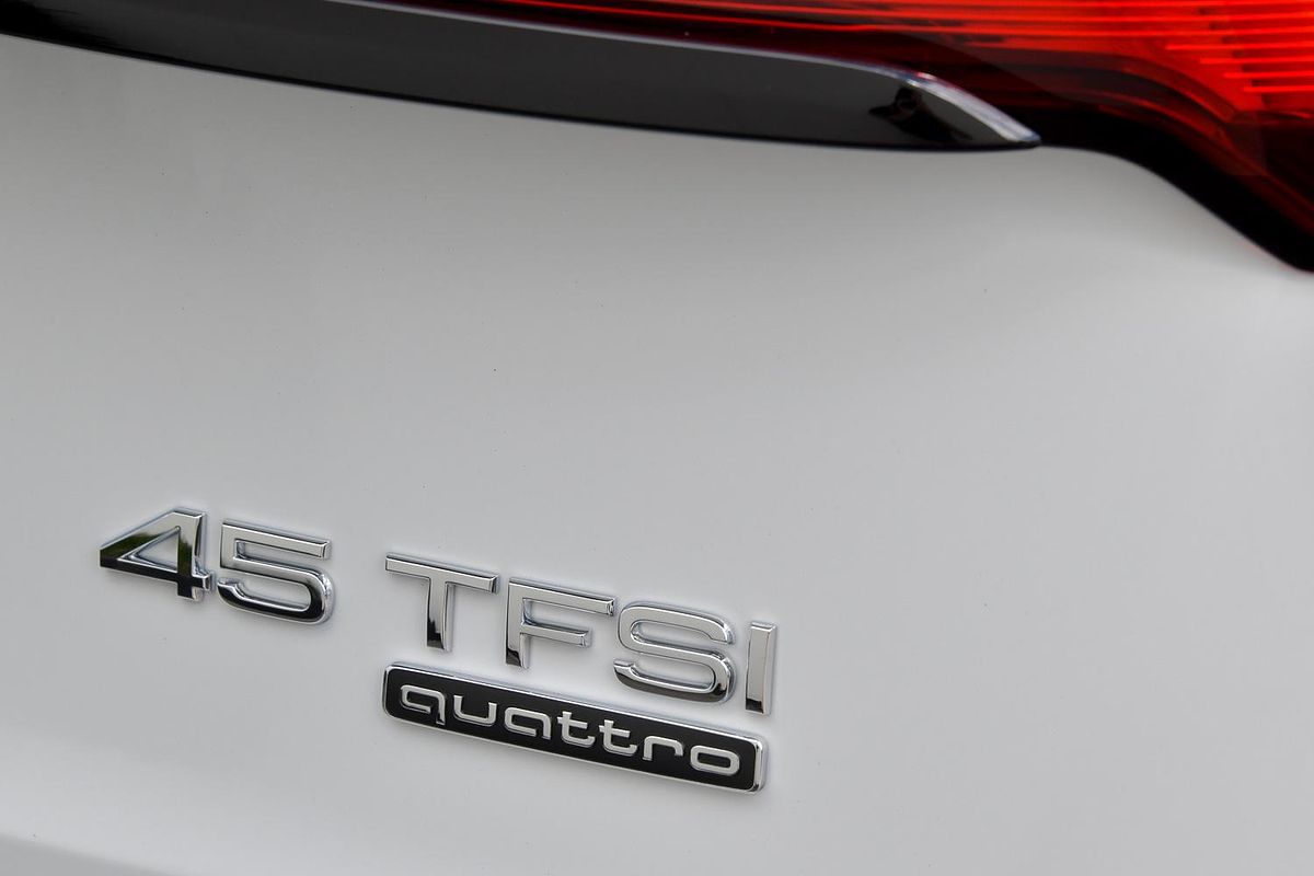 2024 Audi Q5 45 TFSI Sport FY