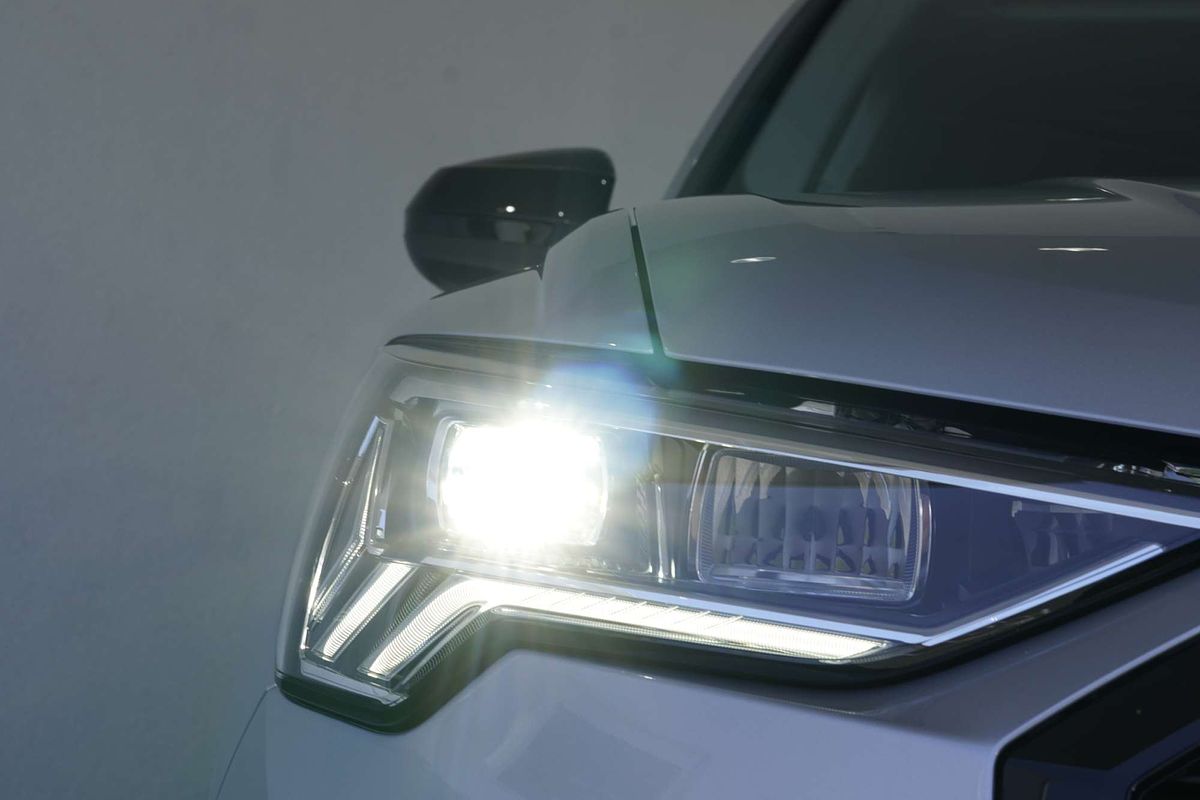 2024 Audi Q3 35 TFSI Dynamic Black F3