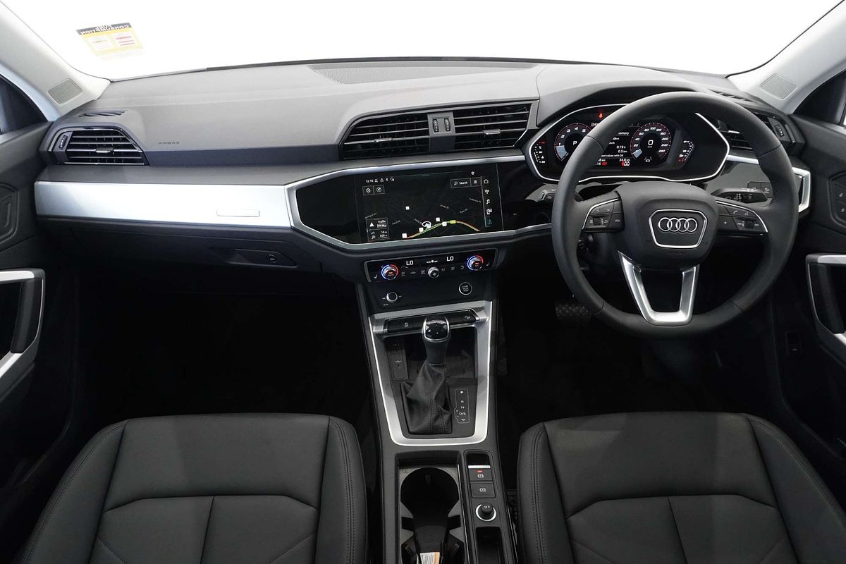 2024 Audi Q3 35 TFSI Dynamic Black F3