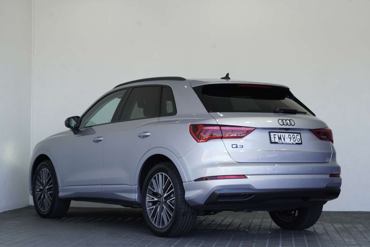 2024 Audi Q3 35 TFSI Dynamic Black F3