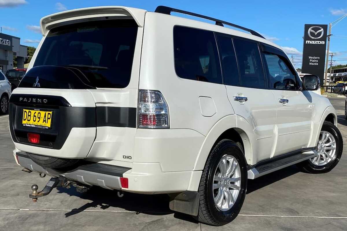2015 Mitsubishi PAJERO GLS NX