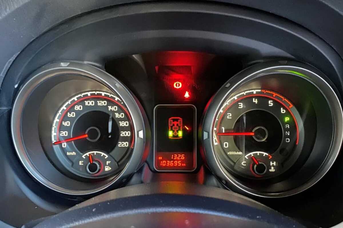 2015 Mitsubishi PAJERO GLS NX