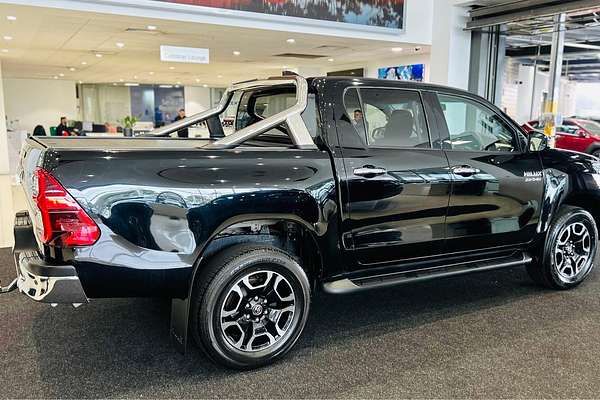 2022 Toyota Hilux SR5 GUN126R 4X4