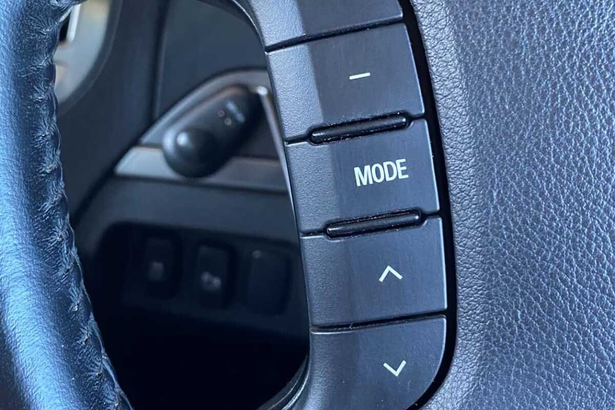 2015 Mitsubishi PAJERO GLS NX