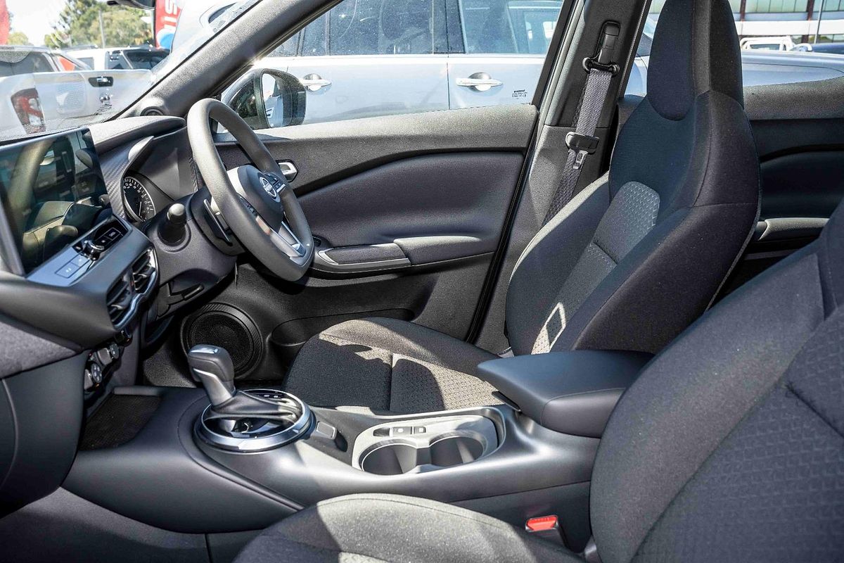 2024 Nissan JUKE ST F16