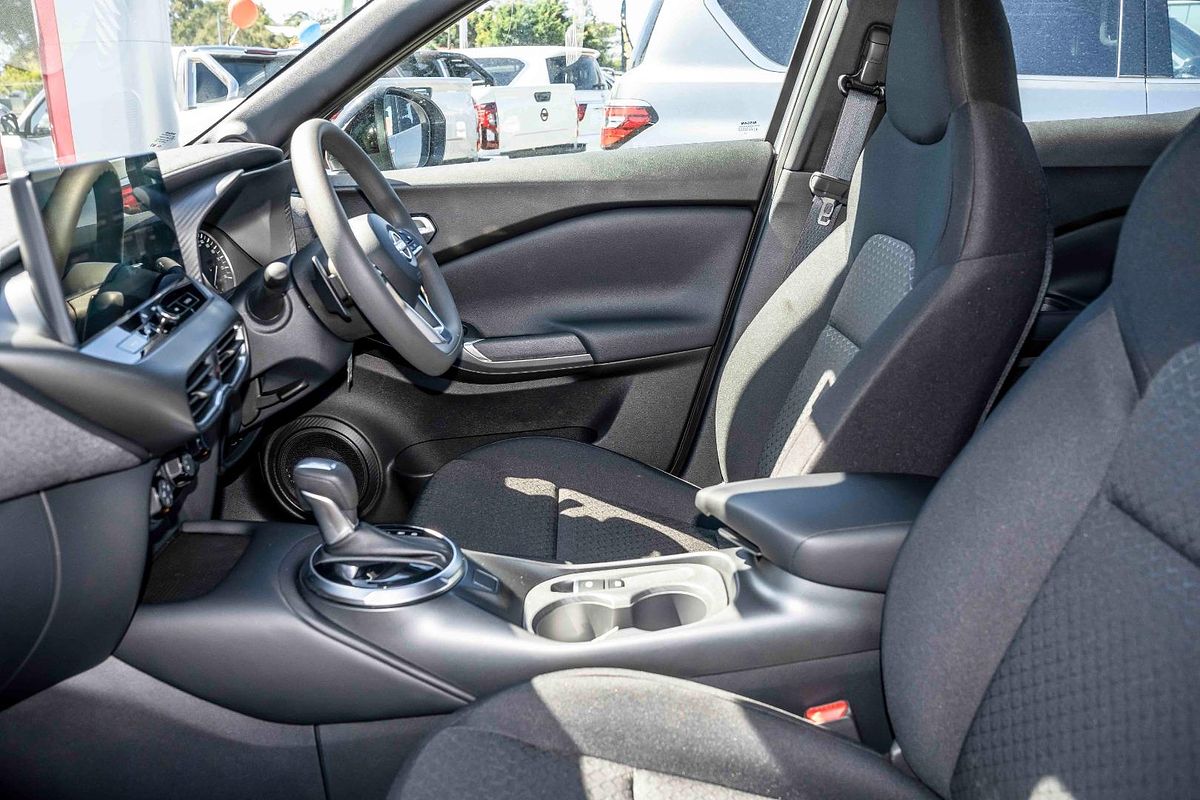 2024 Nissan JUKE ST F16