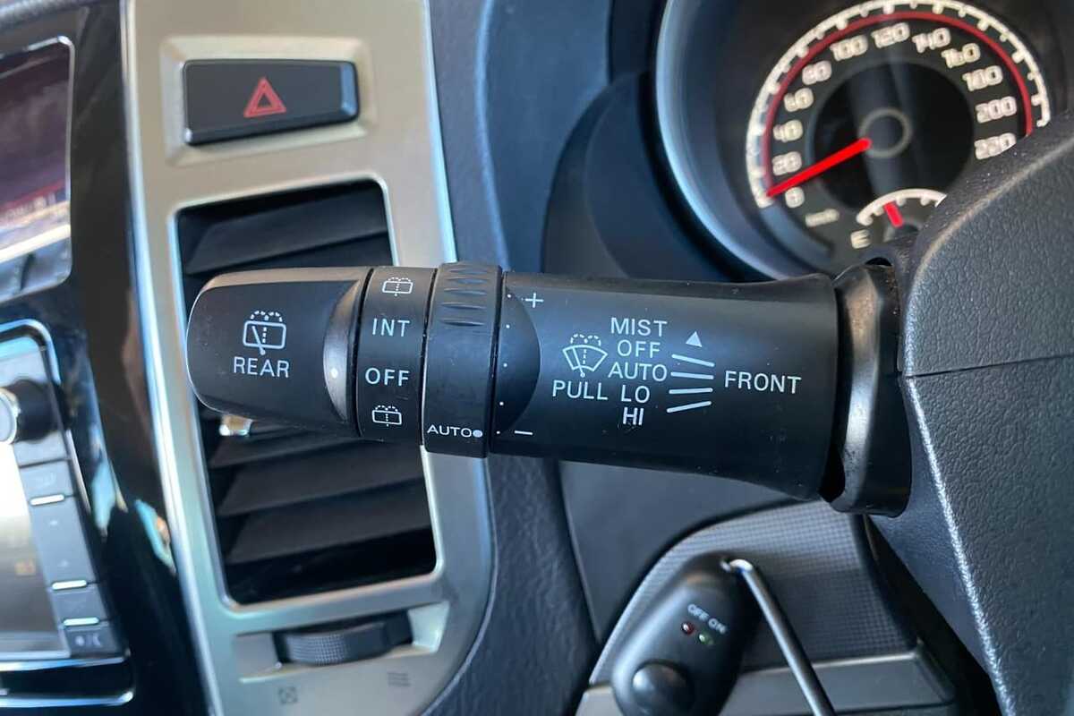 2015 Mitsubishi PAJERO GLS NX