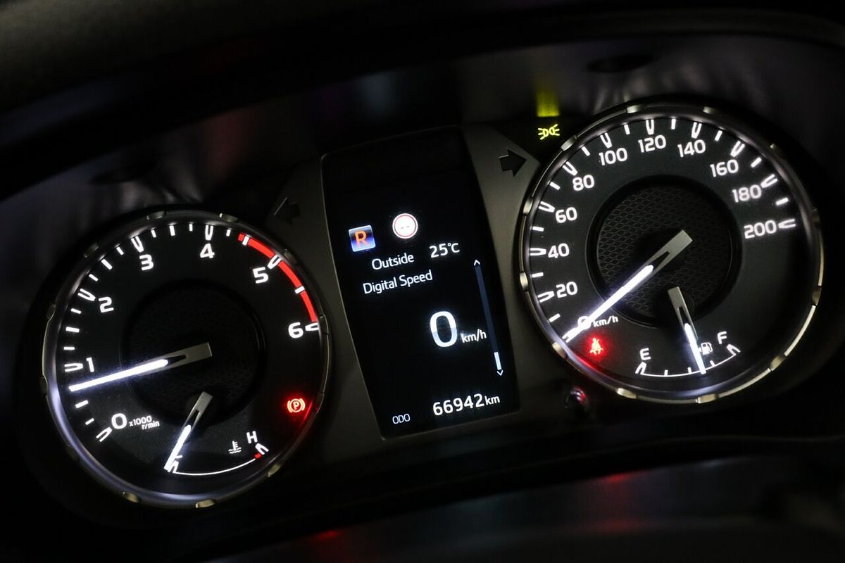 2021 Toyota Hilux SR GUN126R 4X4