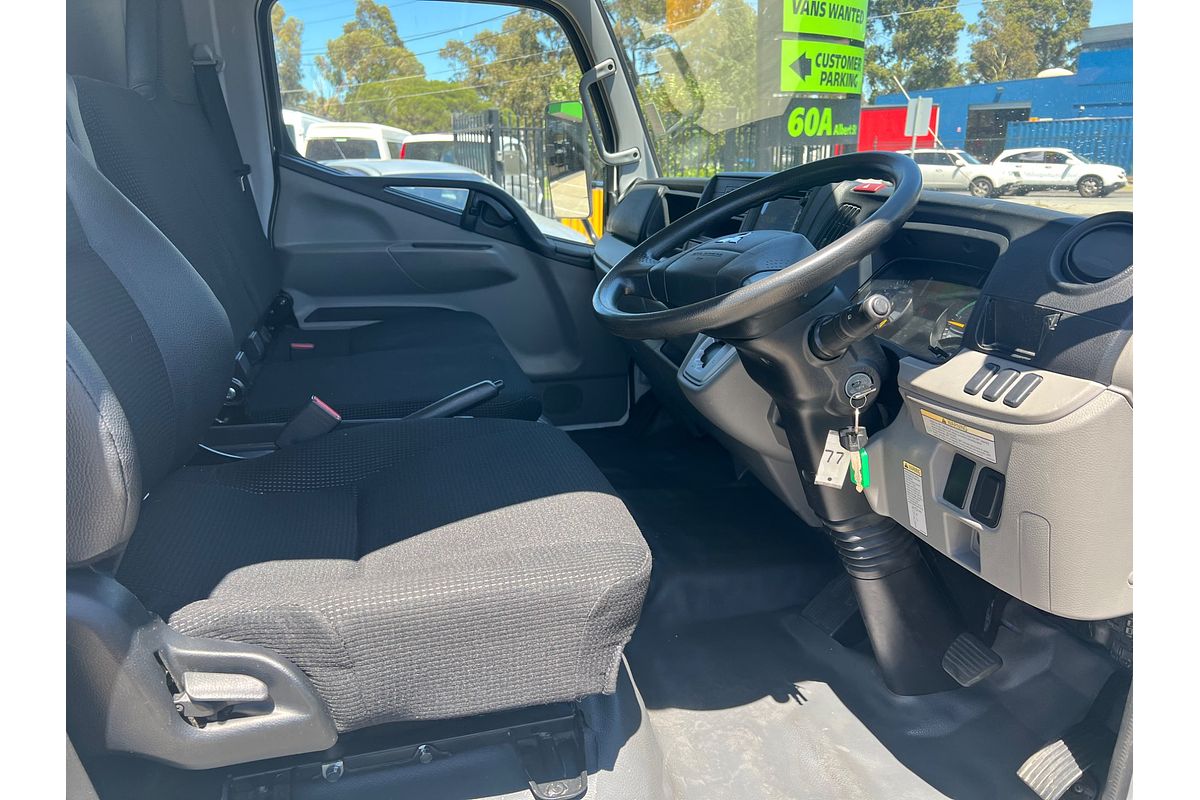 2017 Fuso Canter 515  4x2