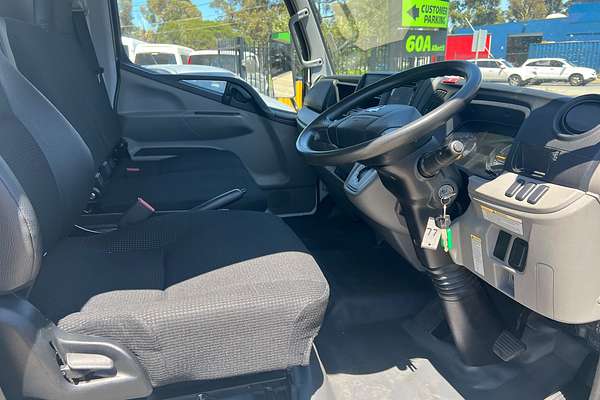 2017 Fuso Canter 515  4x2