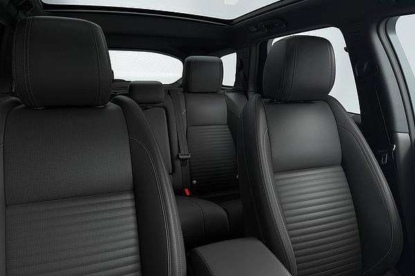 2024 Land Rover Discovery Sport P250 Dynamic SE L550