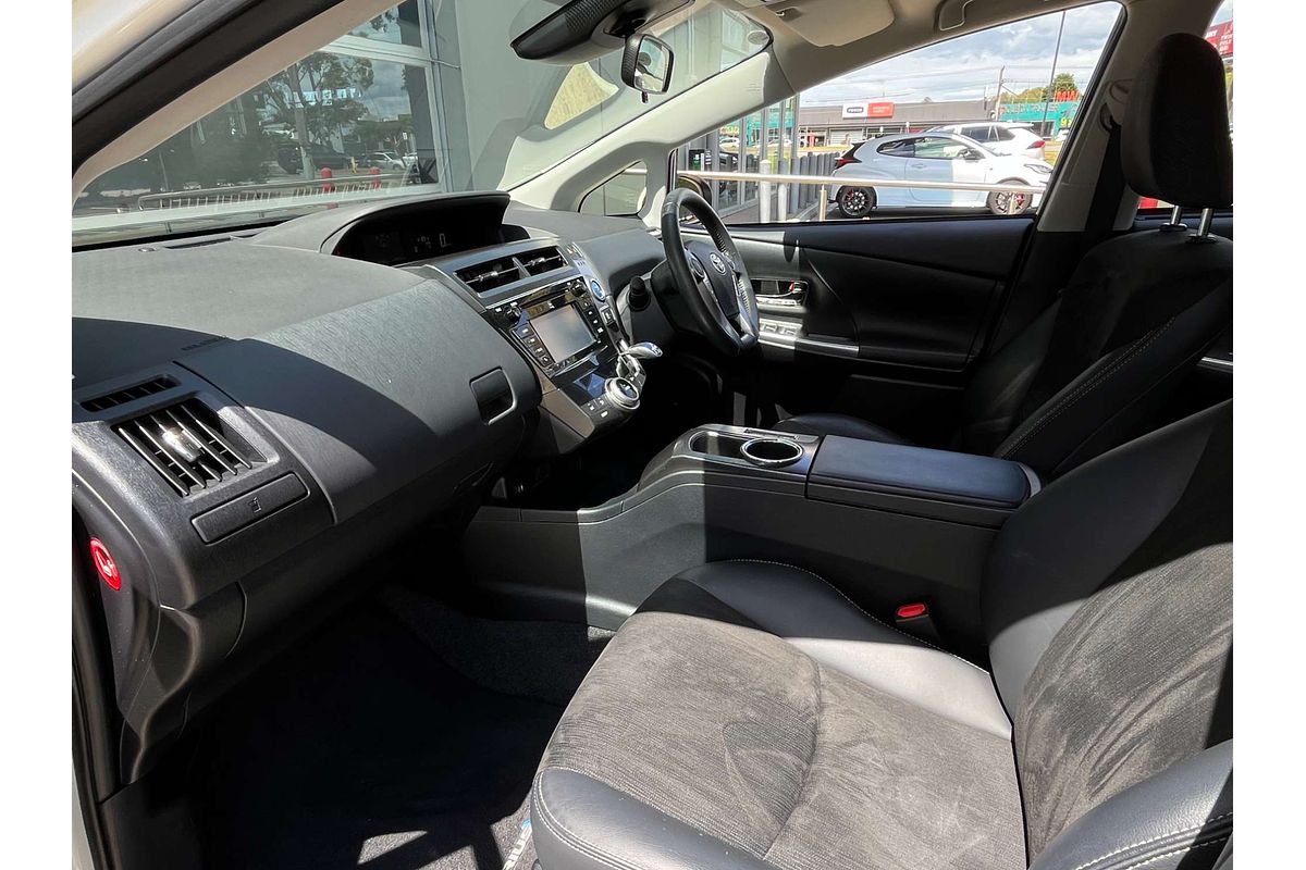 2018 Toyota Prius V i-Tech ZVW40R