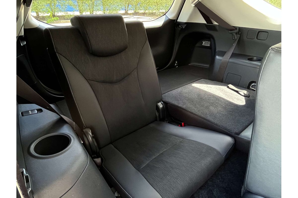 2018 Toyota Prius V i-Tech ZVW40R