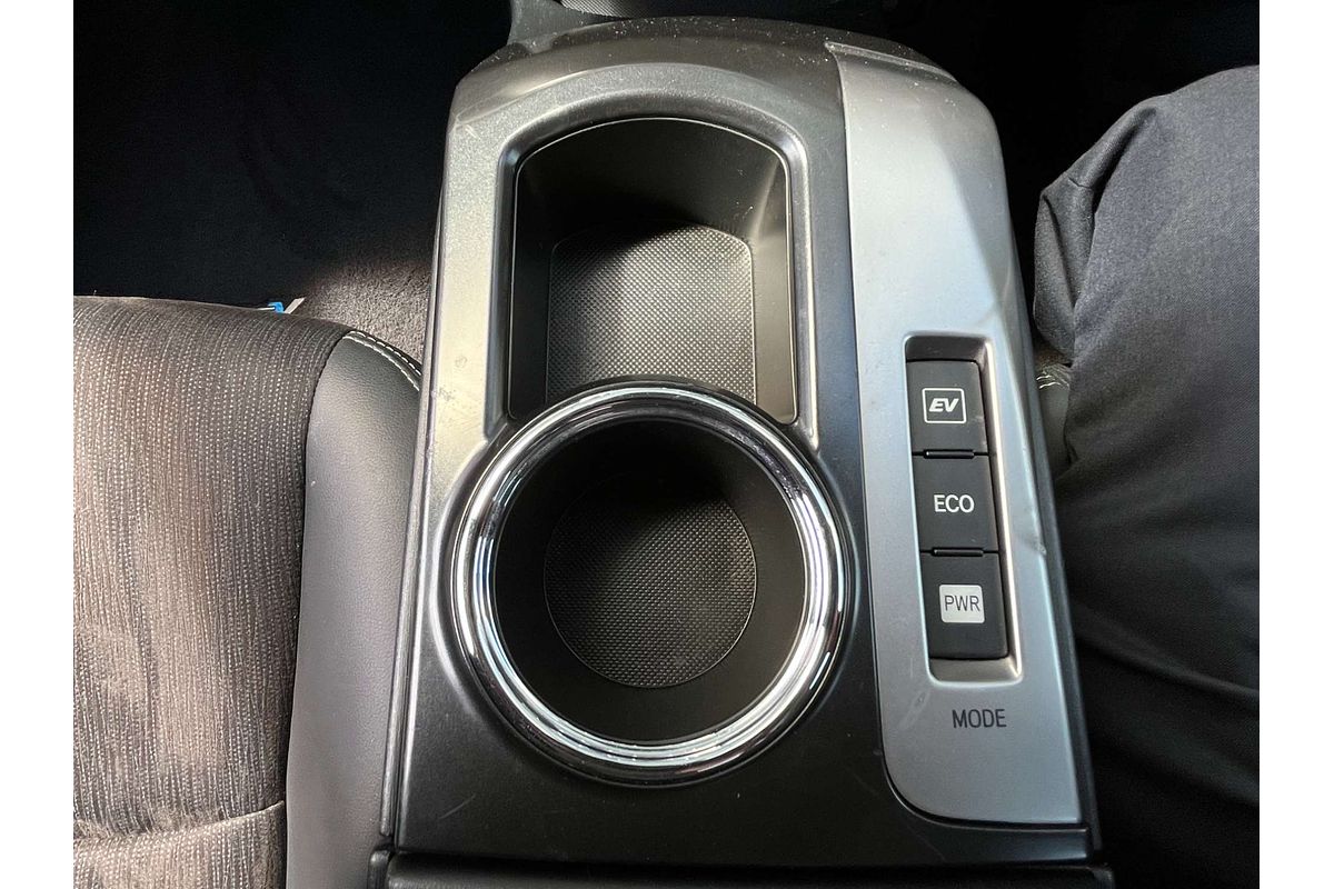 2018 Toyota Prius V i-Tech ZVW40R