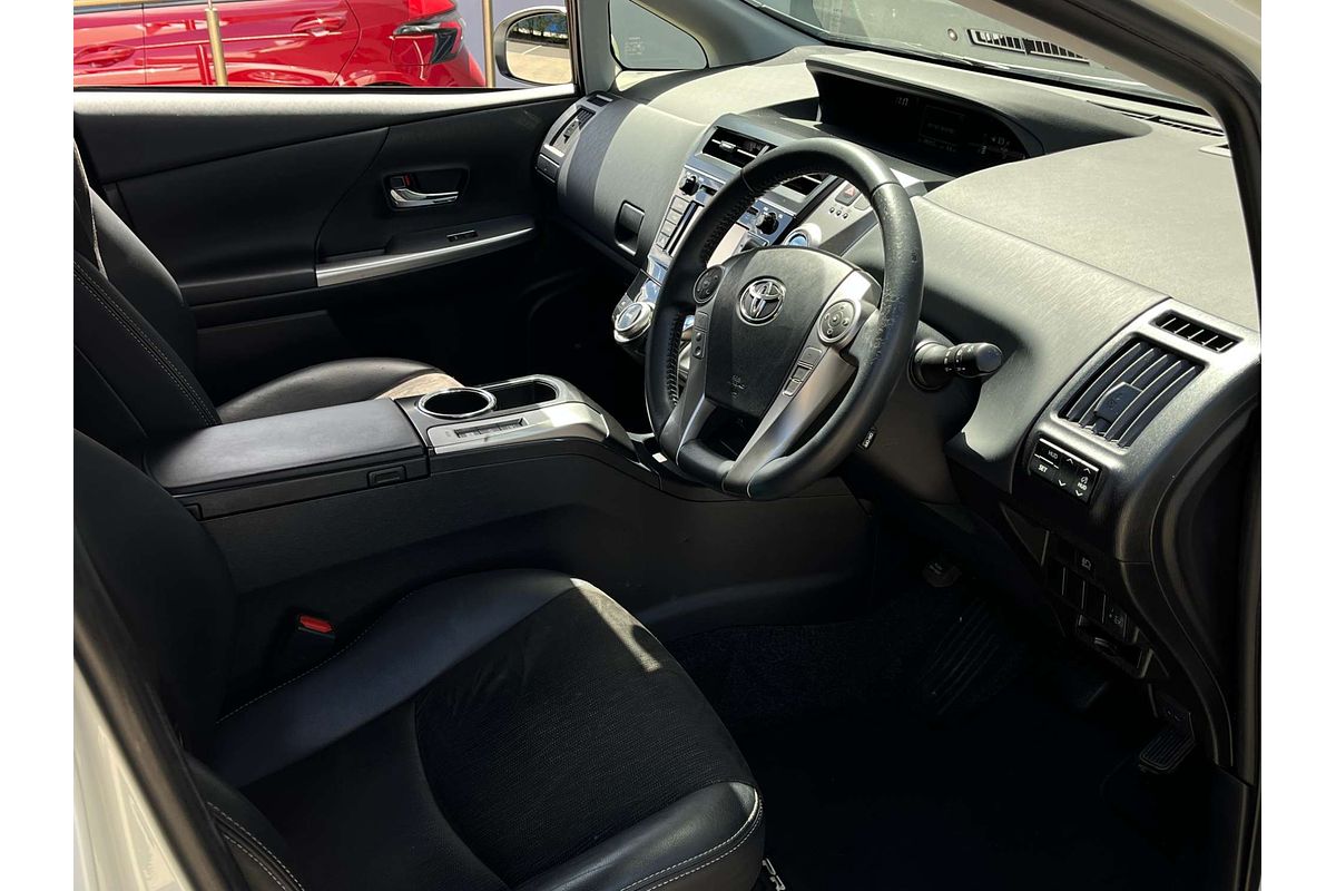 2018 Toyota Prius V i-Tech ZVW40R