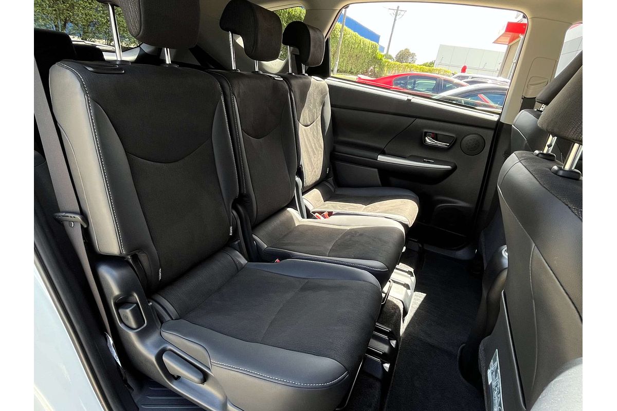 2018 Toyota Prius V i-Tech ZVW40R