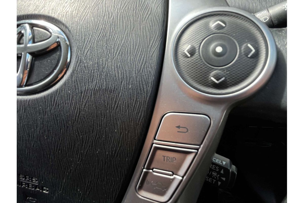2018 Toyota Prius V i-Tech ZVW40R
