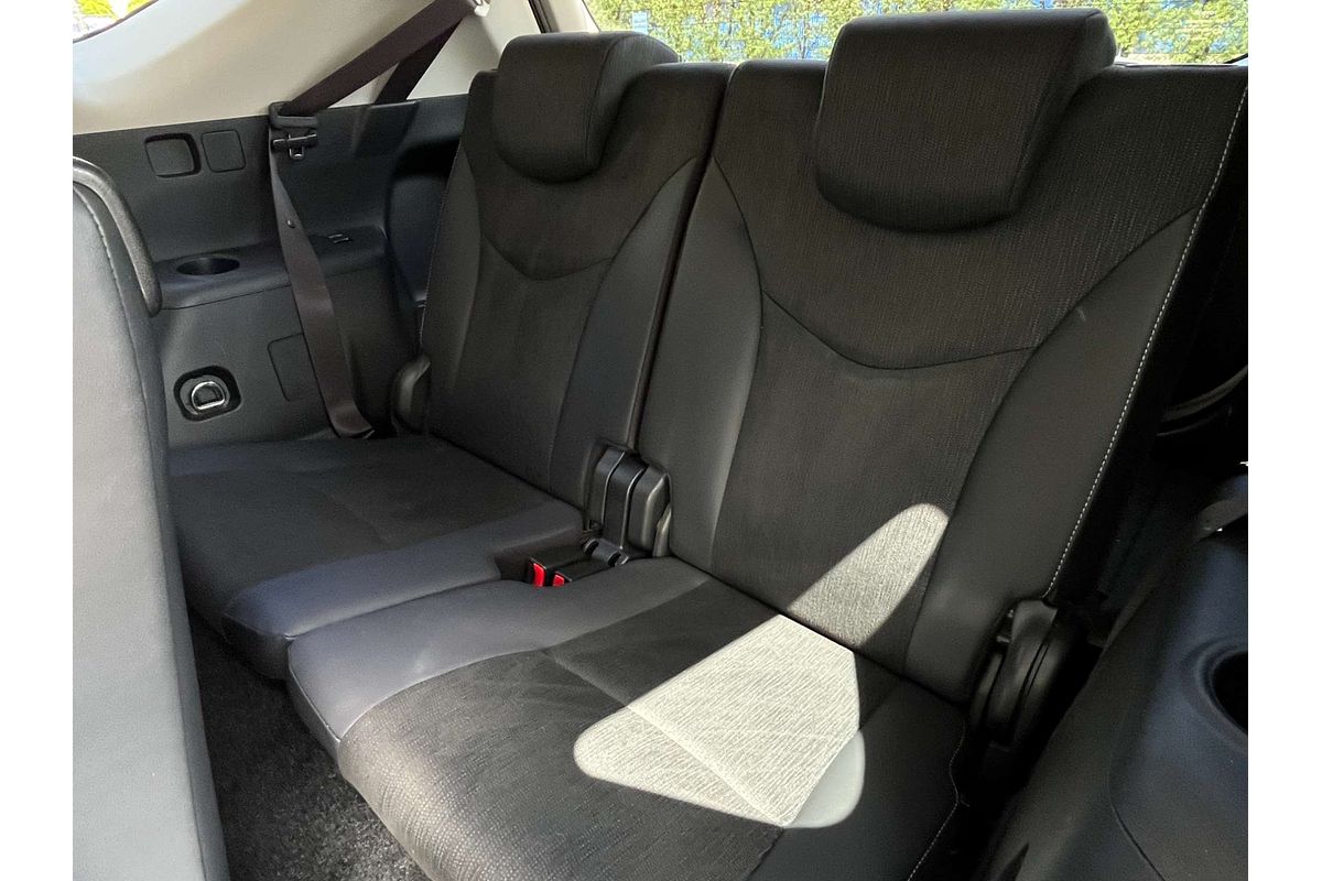 2018 Toyota Prius V i-Tech ZVW40R