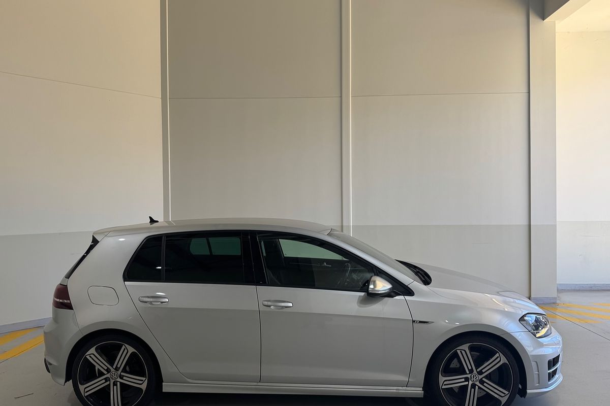 2017 Volkswagen Golf R 7