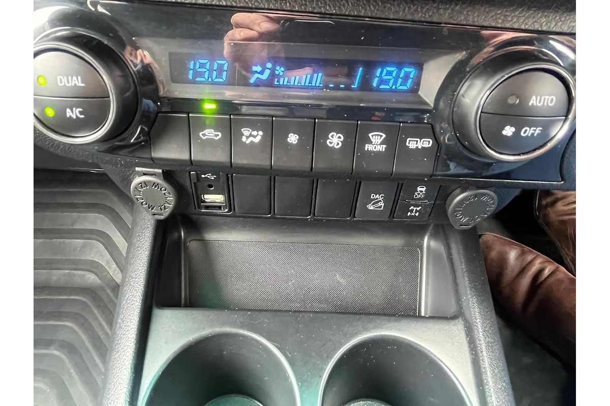 2022 Toyota Hilux SR5 GUN126R 4X4