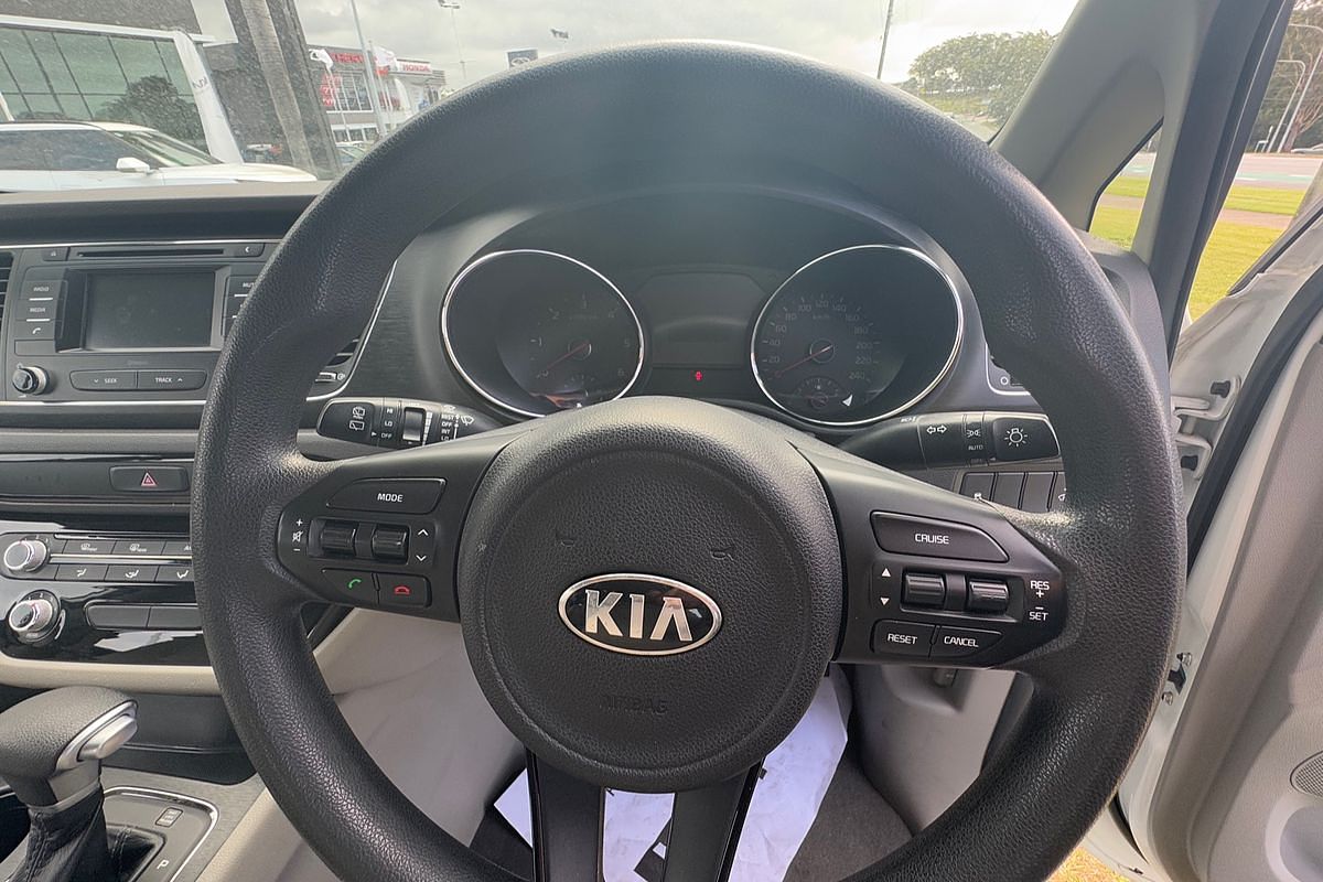 2017 Kia Carnival S YP