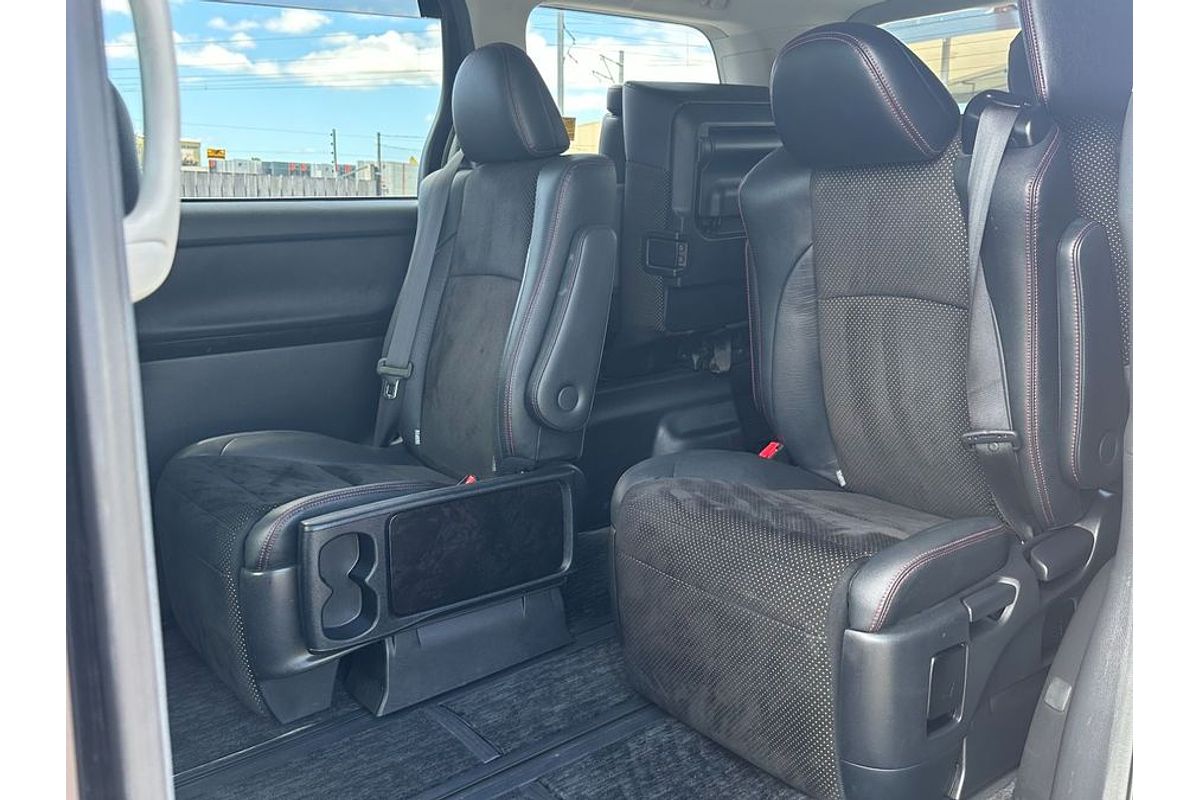 2014 Toyota Vellfire