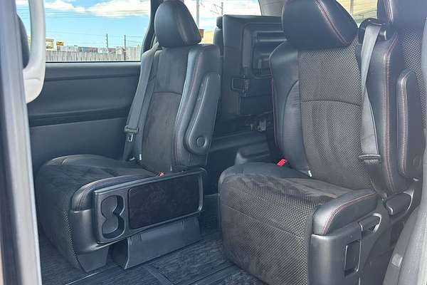 2014 Toyota Vellfire
