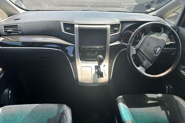 2014 Toyota Vellfire