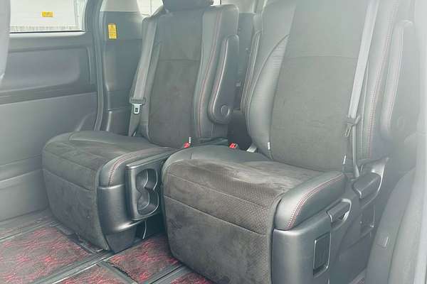 2013 Toyota Vellfire