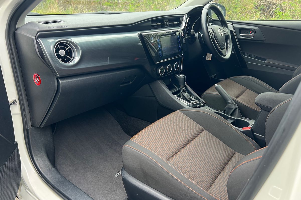 2018 Toyota Corolla SX ZRE182R