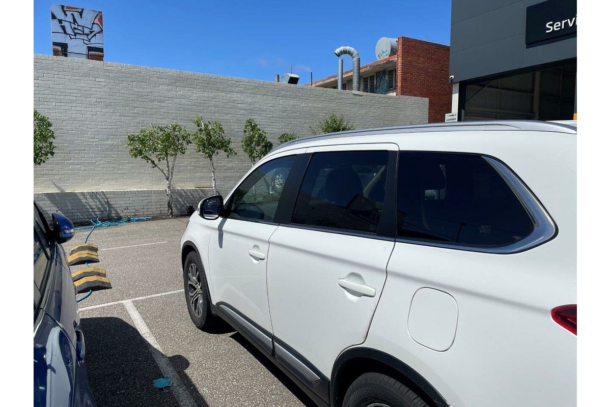 2015 Mitsubishi Outlander LS ZK