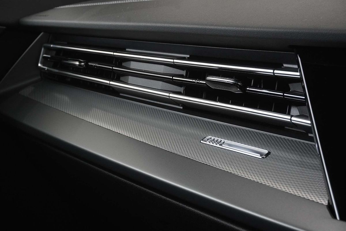 2024 Audi A3 35 TFSI S line GY