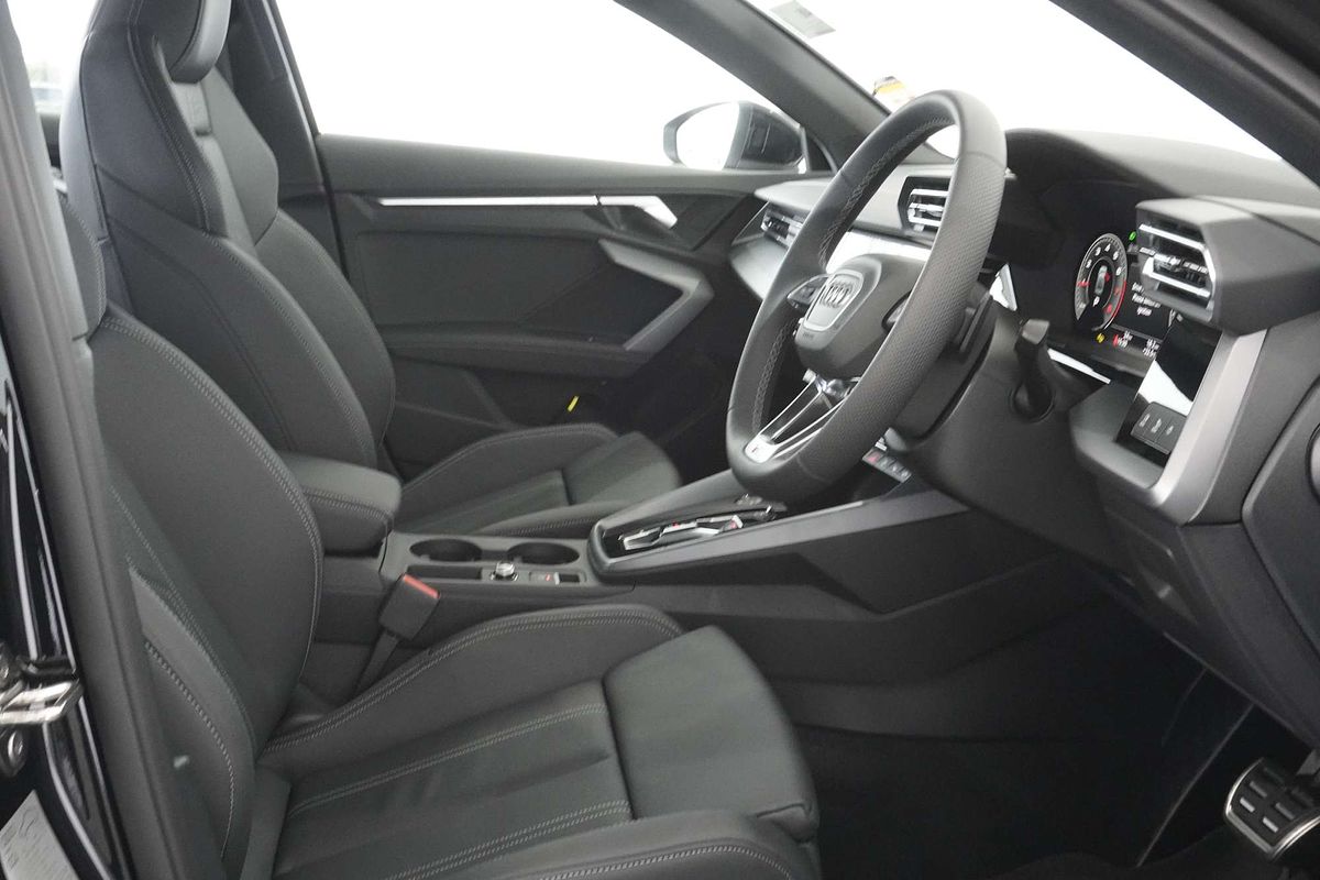 2024 Audi A3 35 TFSI S line GY