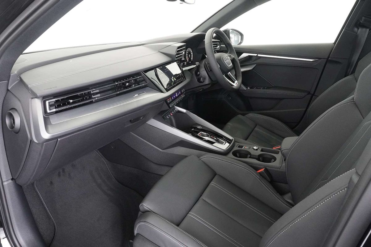 2024 Audi A3 35 TFSI S line GY