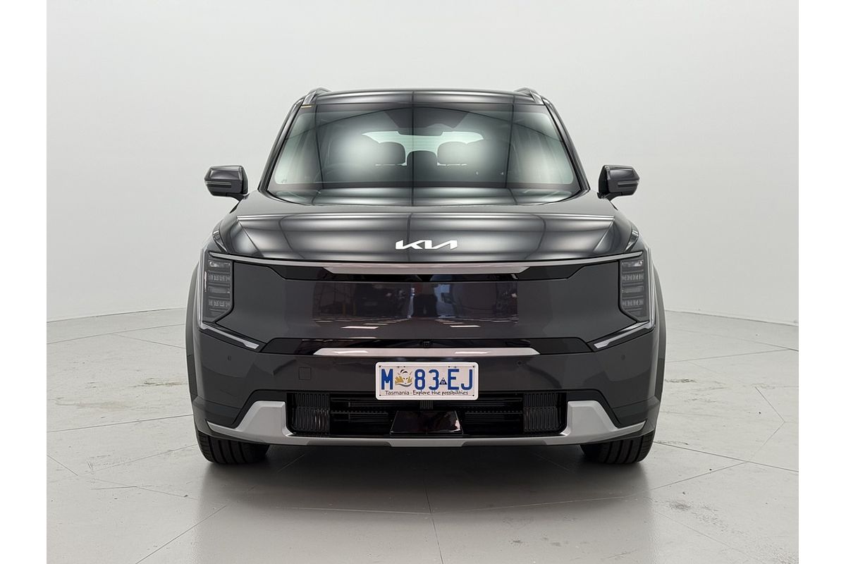 MY23 Kia EV9 Earth AWD LR 