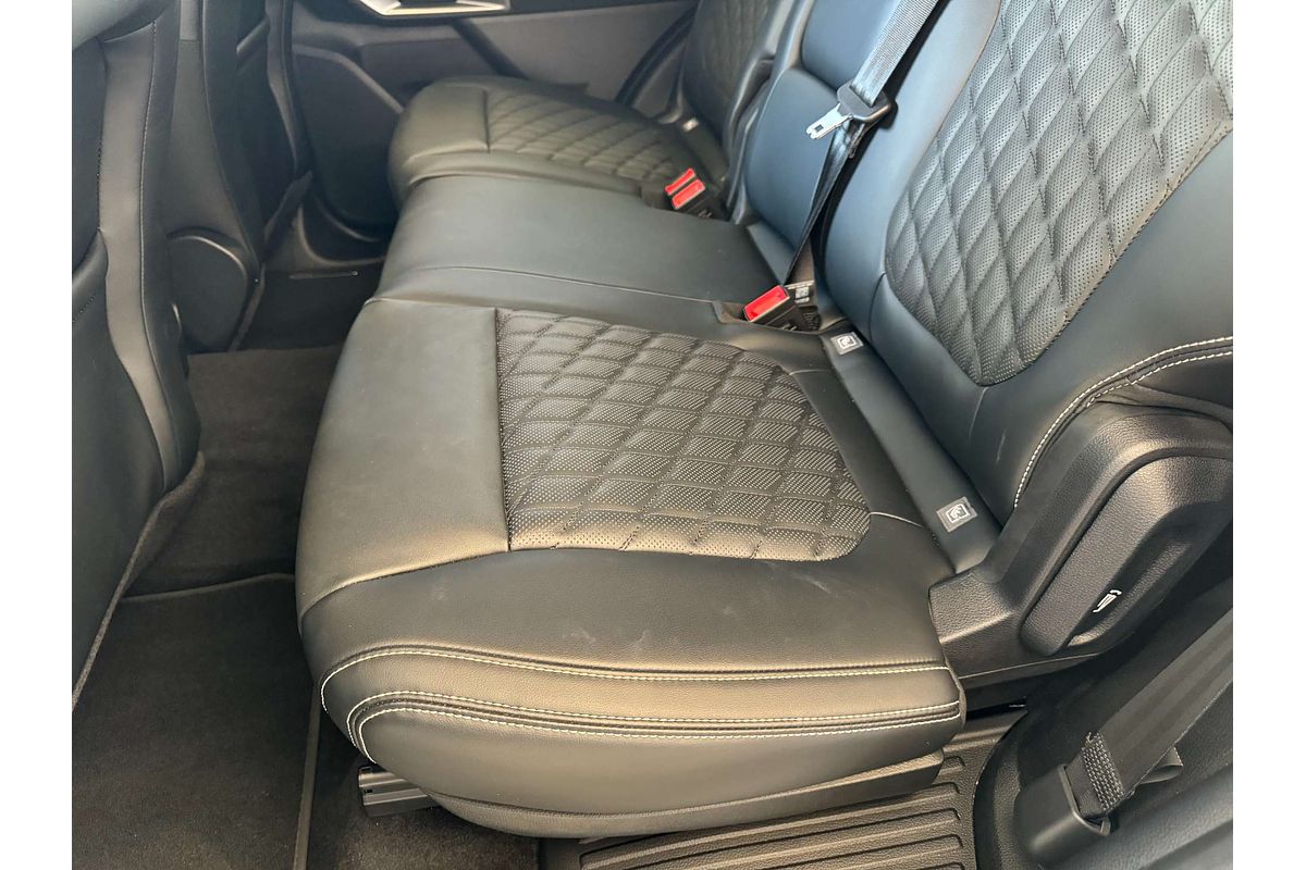 2024 Ford Everest Platinum