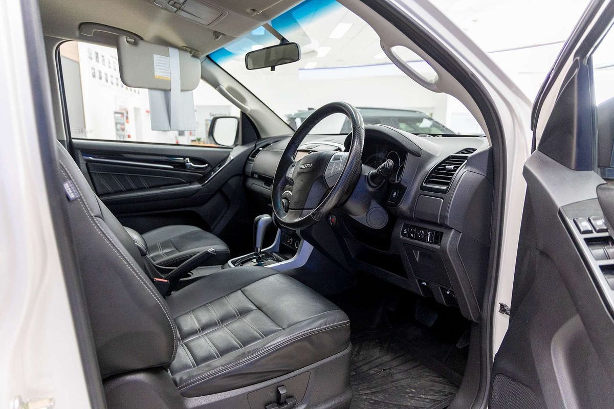 2020 Isuzu MU-X LS-T
