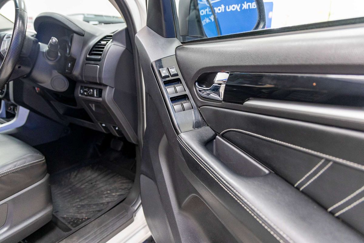 2020 Isuzu MU-X LS-T