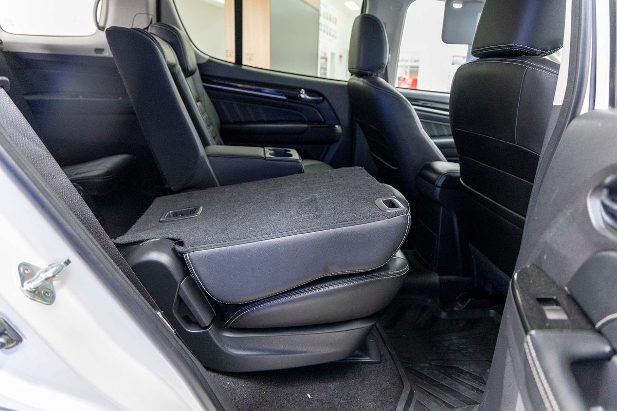 2020 Isuzu MU-X LS-T