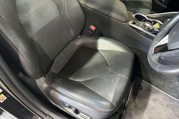 2018 Toyota Camry SL GSV70R