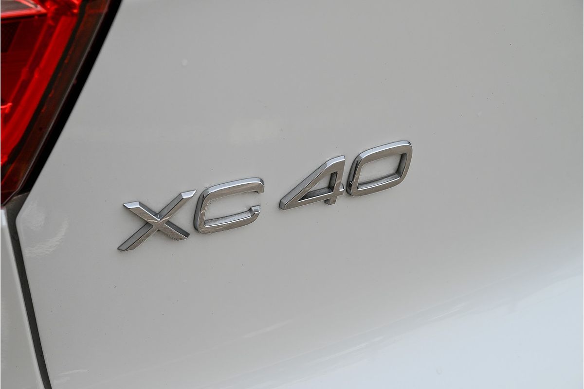 2018 Volvo XC40 T5 R-Design