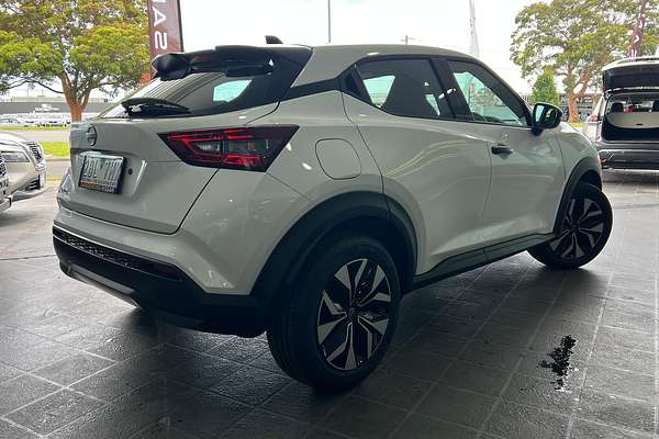 2024 Nissan JUKE ST F16