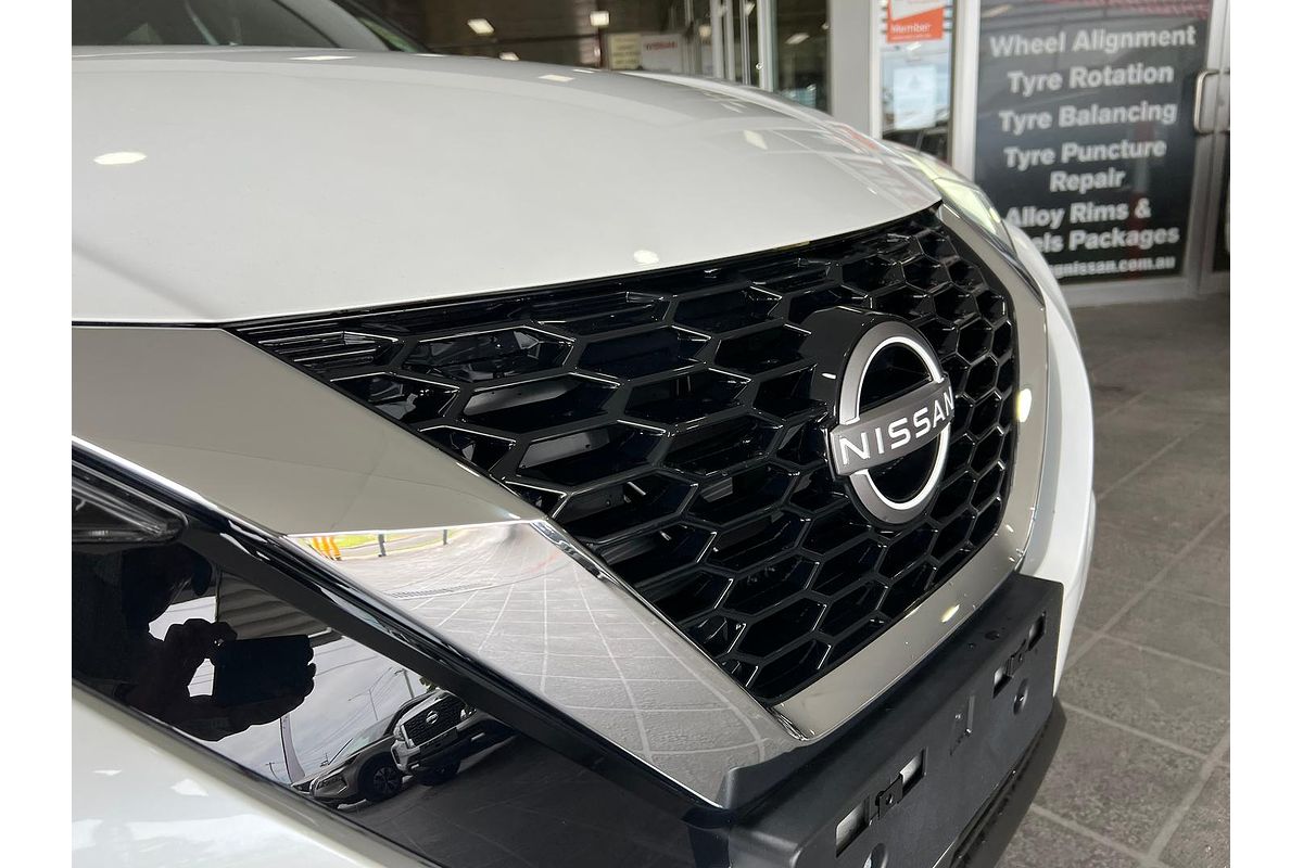 2024 Nissan JUKE ST F16