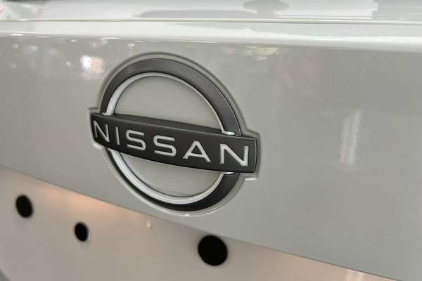 2024 Nissan JUKE ST F16