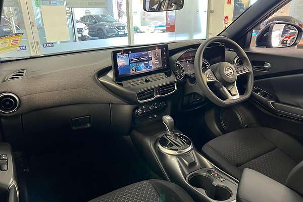 2024 Nissan JUKE ST F16