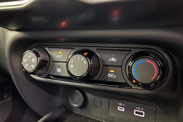 2024 Nissan JUKE ST F16