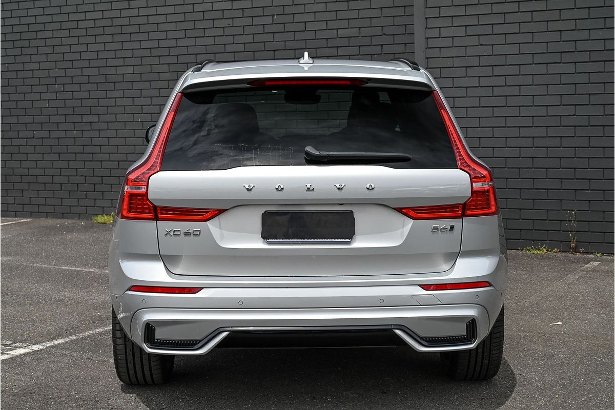 2021 Volvo XC60 B6 R-Design