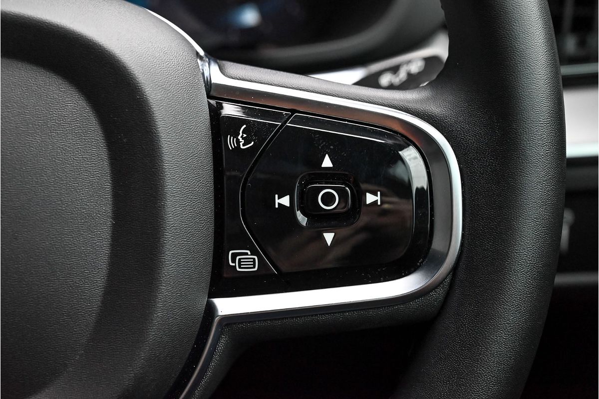 2021 Volvo XC60 B6 R-Design