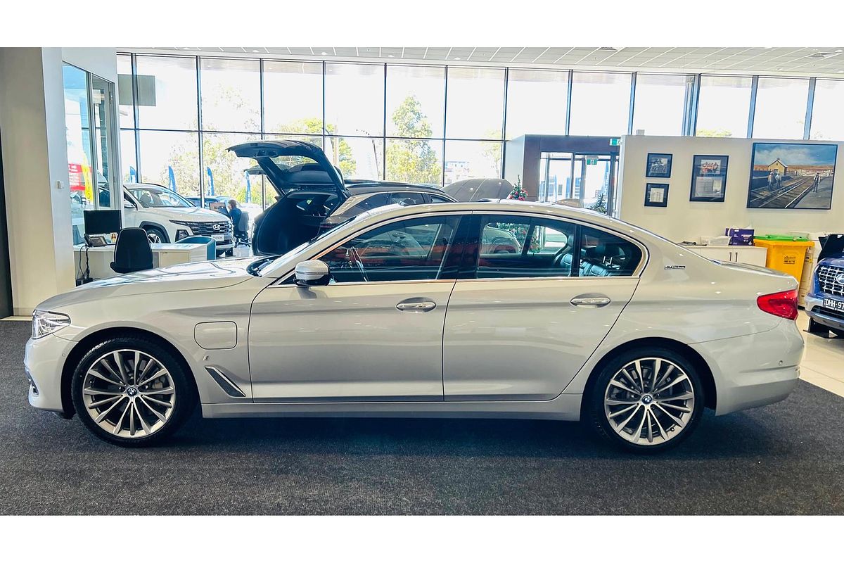 2018 BMW 5 Series 530e Luxury Line G30
